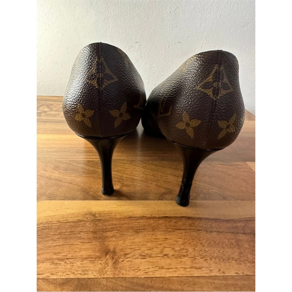 LOUIS VUITTON Brown LV Monogram Canvas Black Patent Leather Pointed-Toe Pumps 40 - Picture 7 of 11
